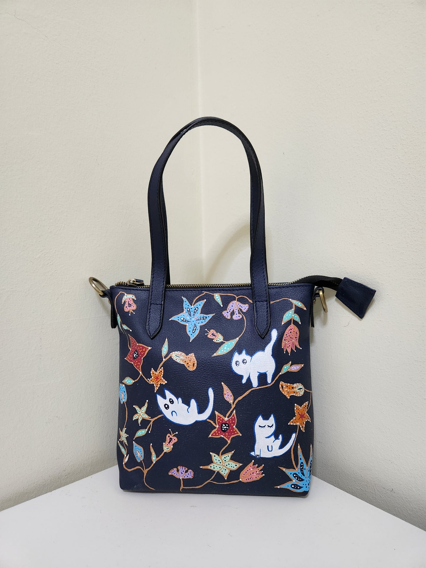 Felis catus Cat Batik Tote Bag