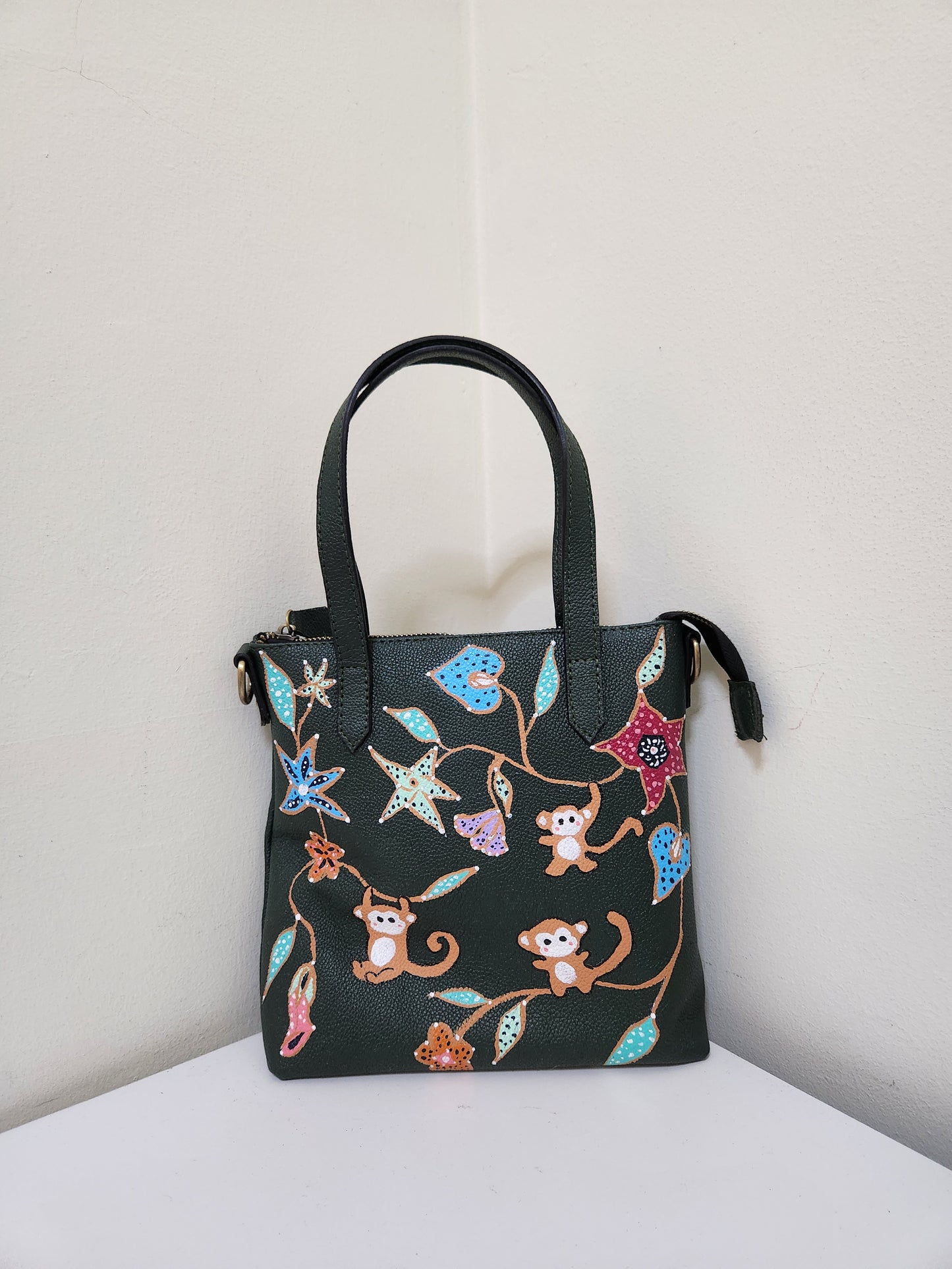 Macaca fascicularis Monkey Batik Tote Bag
