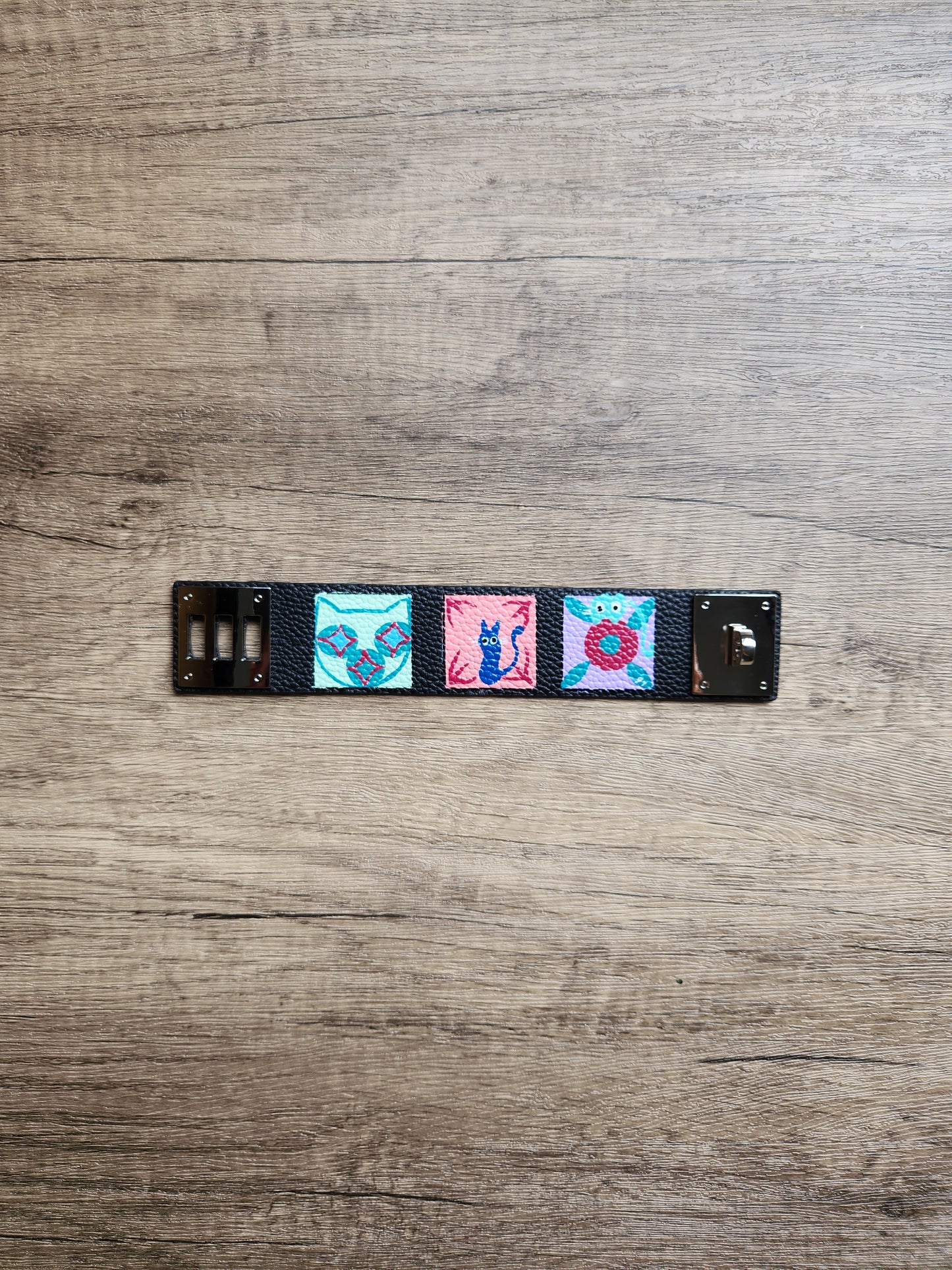 Anak Peranakan Cat Tile Black Bracelet
