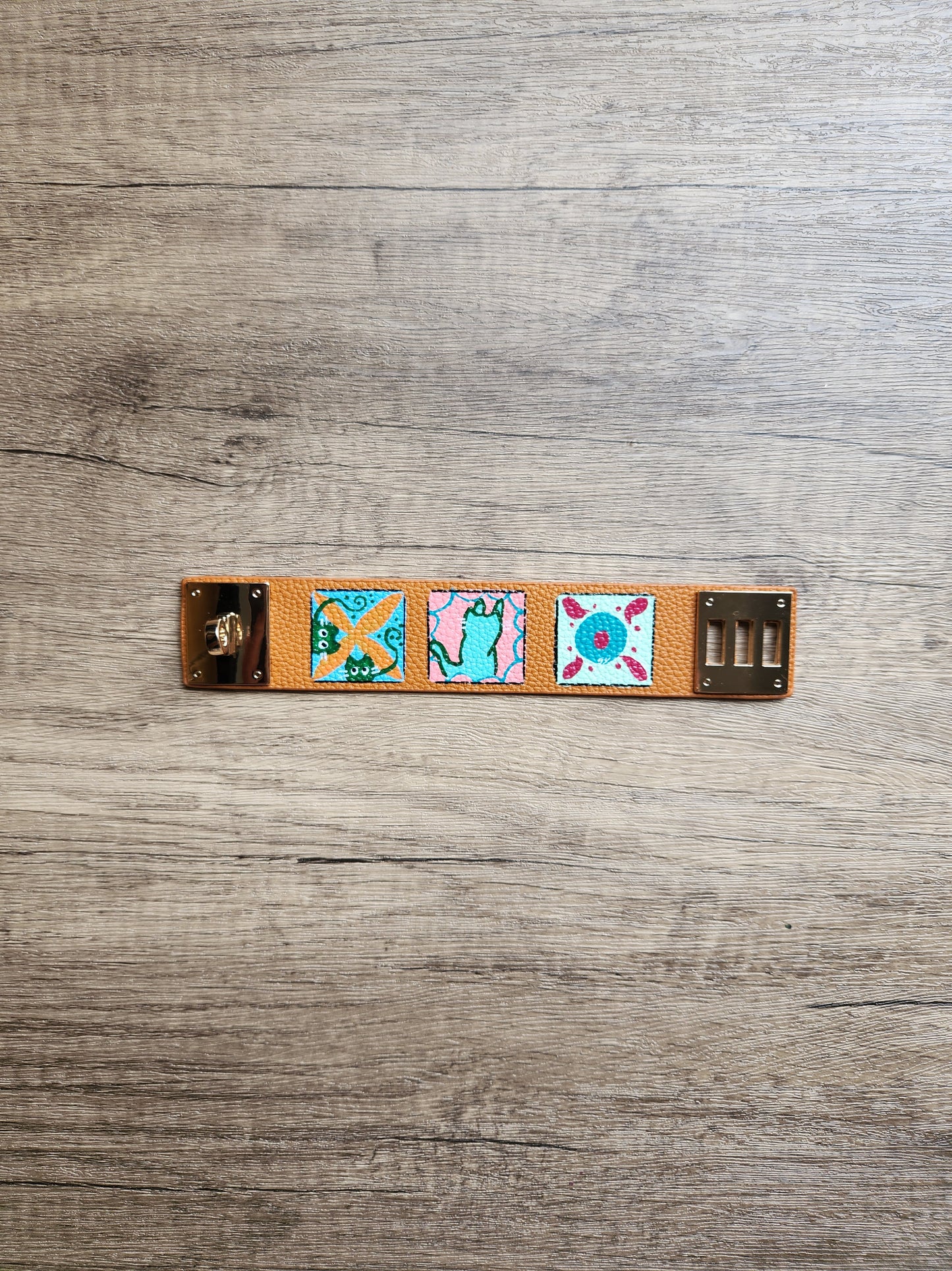 Anak Peranakan Cat Tile Tan Bracelet