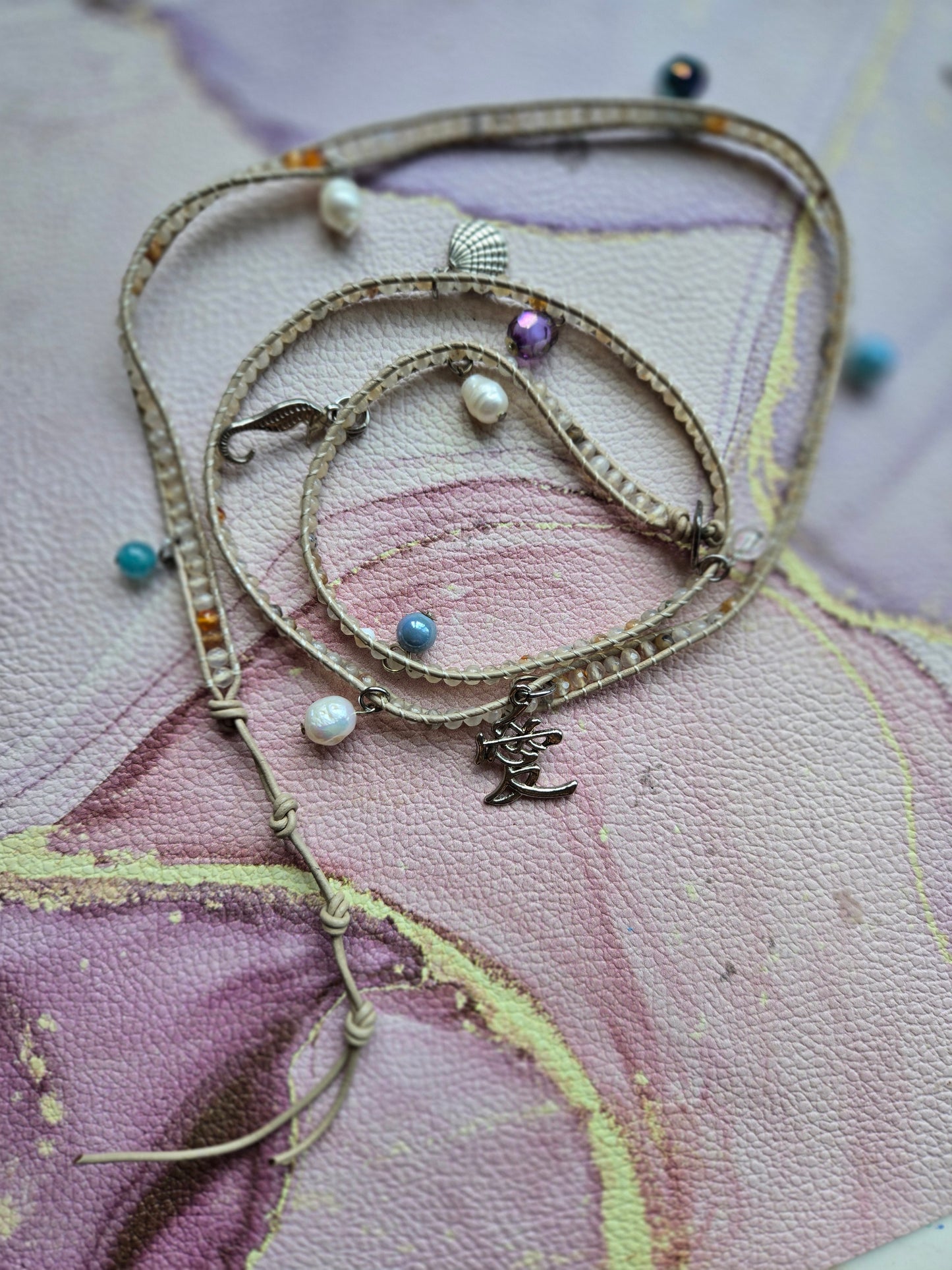 Love 爱 - Five tours White and Yellow Agate leather wrap bracelet