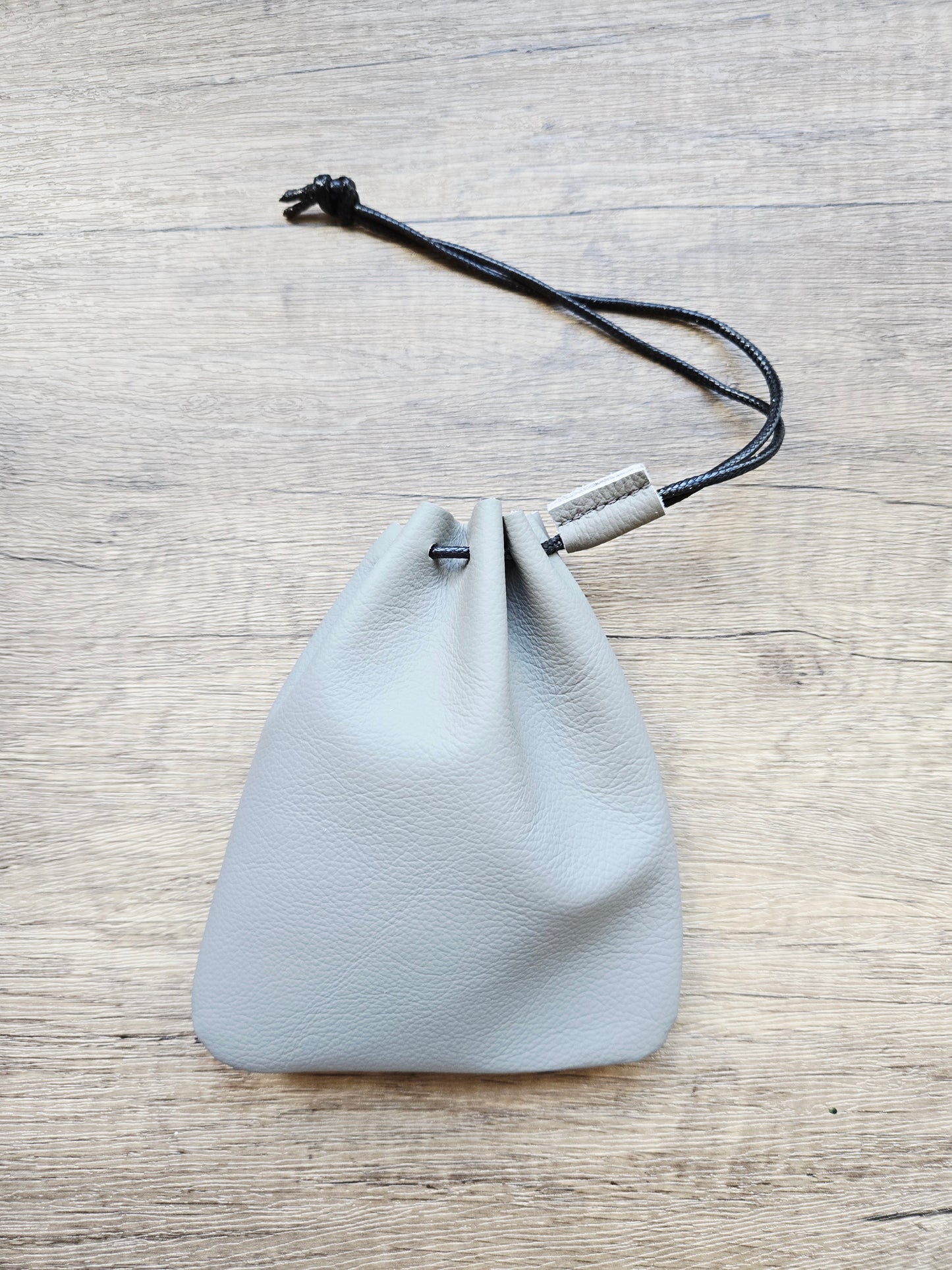 Handmade drawstring pouch (Medium)