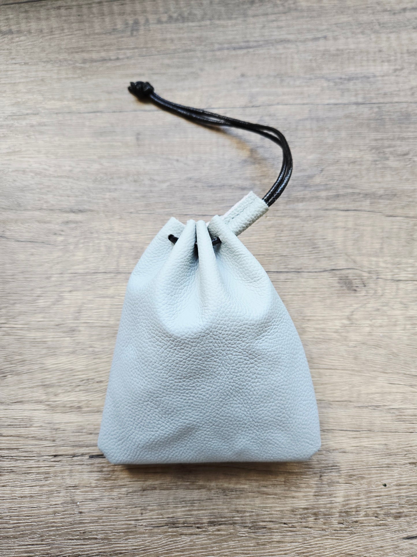 Handmade drawstring pouch (Medium)