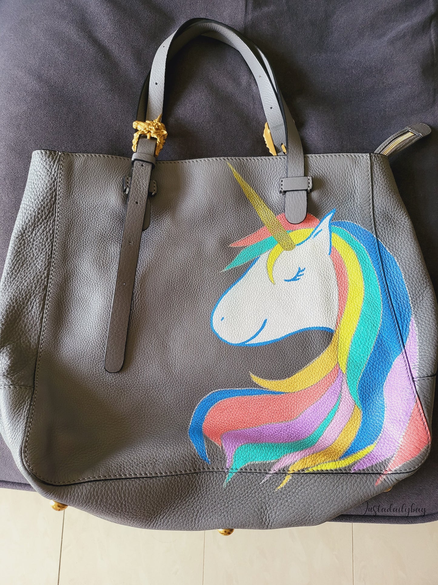 Custom painting of personal bag